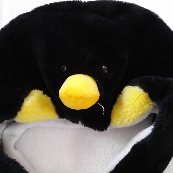 Adult Penguin Winter Hat One Size - Picture 4 of 7
